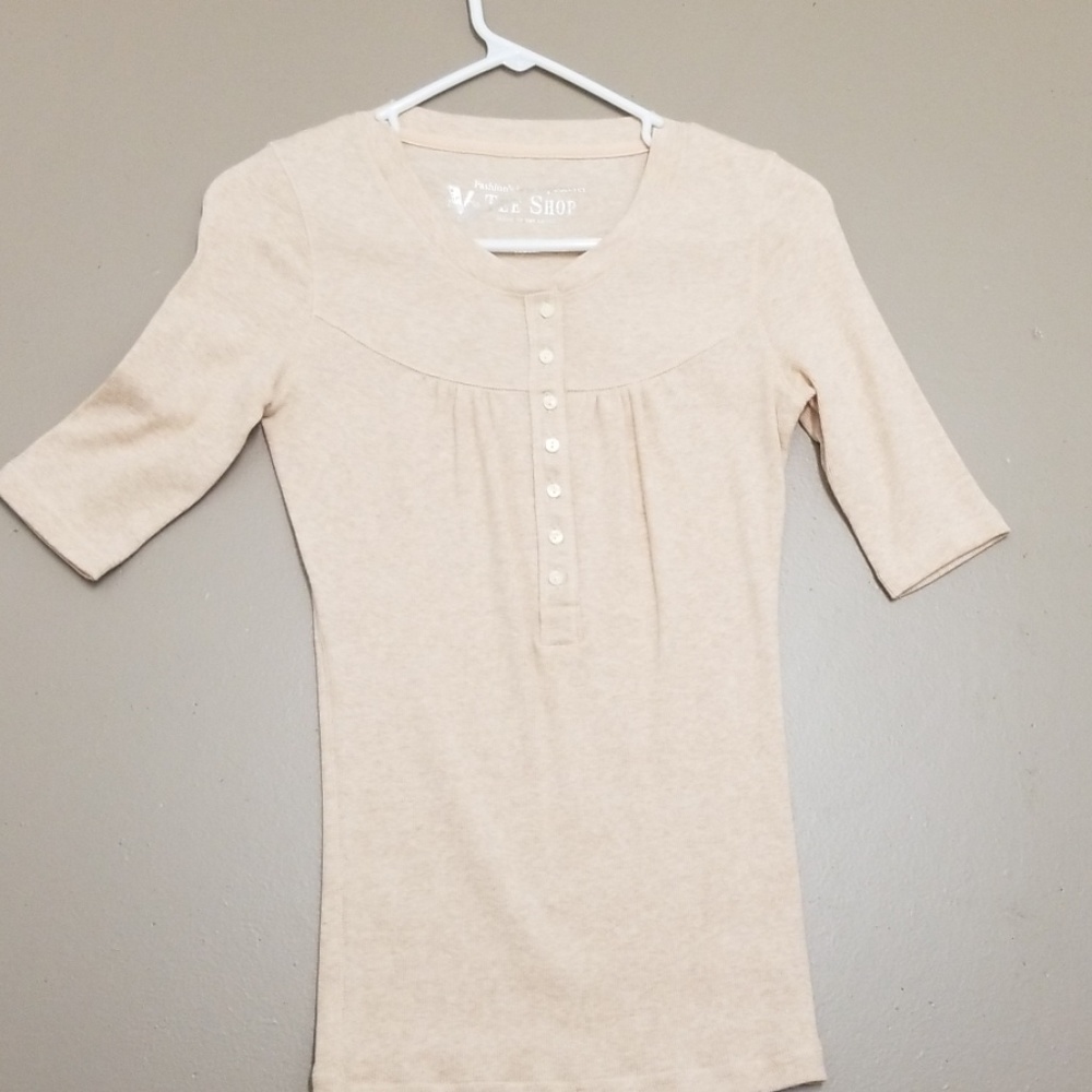 ❤Cream mid length sleeve top